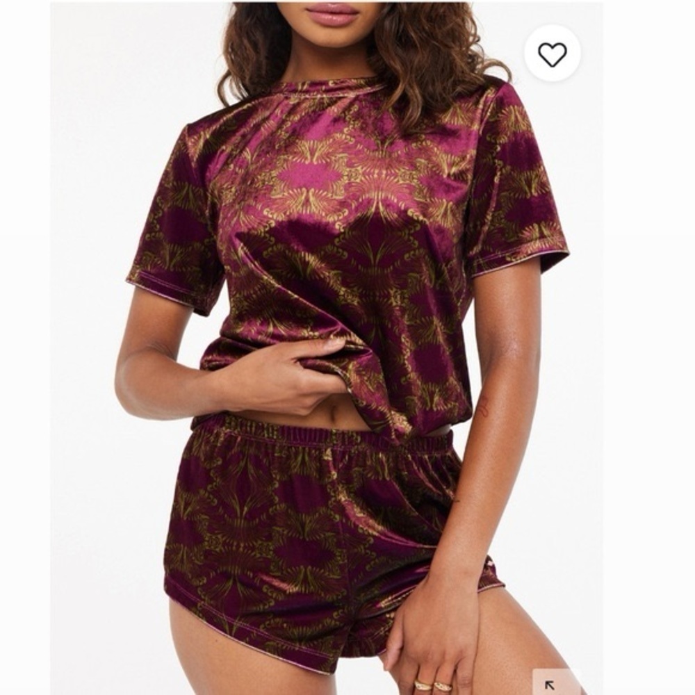 NWOT Savage by Fenty PJ shirt Psychedelic Velvet Sleep set size medium
